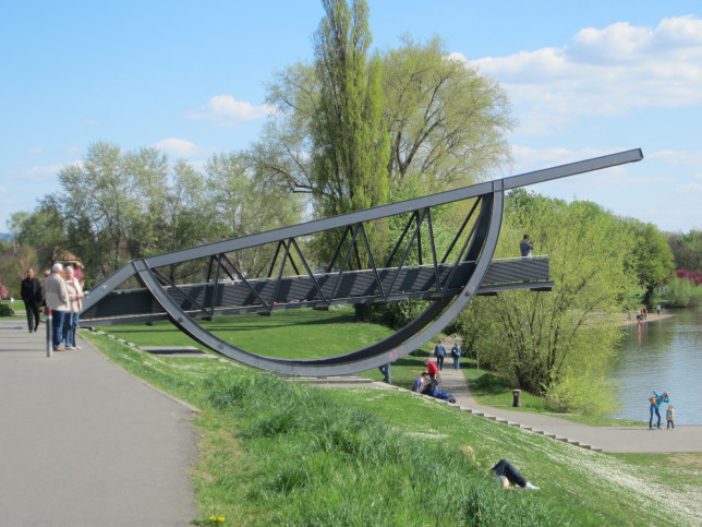 Brückenskulptur in Ladenburg am Neckar (Bild: Klaus Dapp)