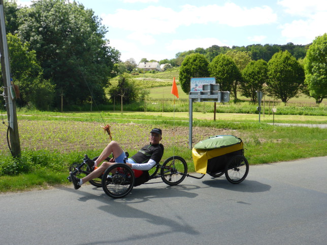 Begegnung mit dem Fahrer eines ICE Trike mit Lastenanhänger (Bild: Klaus Dapp)