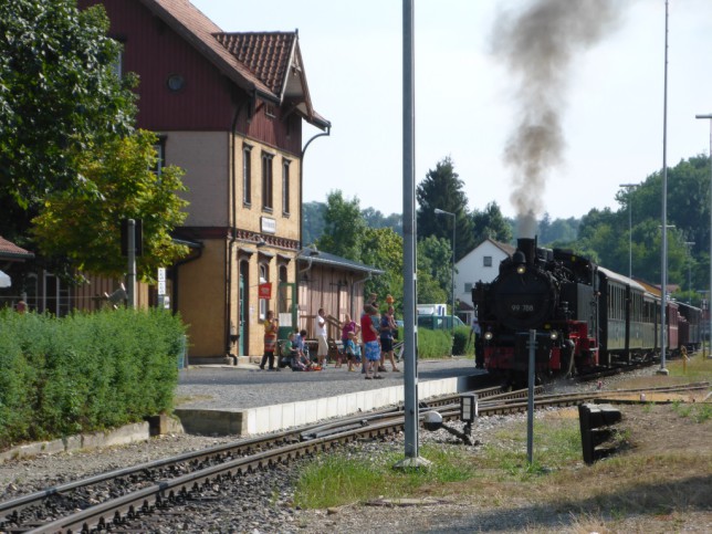 Öchlse bei der Abfahrt im Bahnhof Ochsenhausen (Bild: Klaus Dapp)
