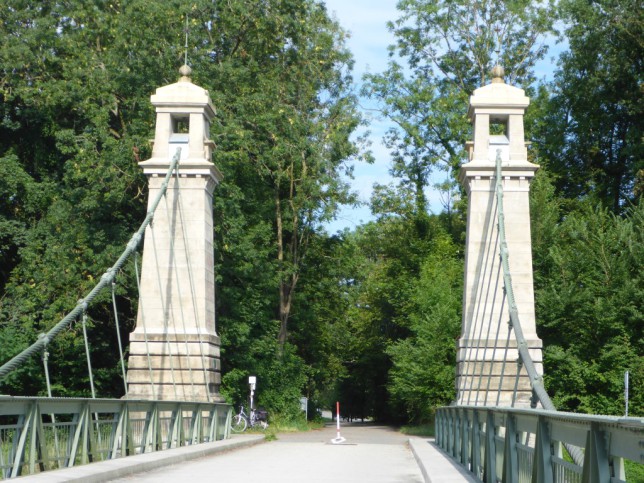 Älteste Kabelhängebrücke Deutschlands (erbaut 1896/97, 72 Meter Spannweite) (Bild: Klaus Dapp) 