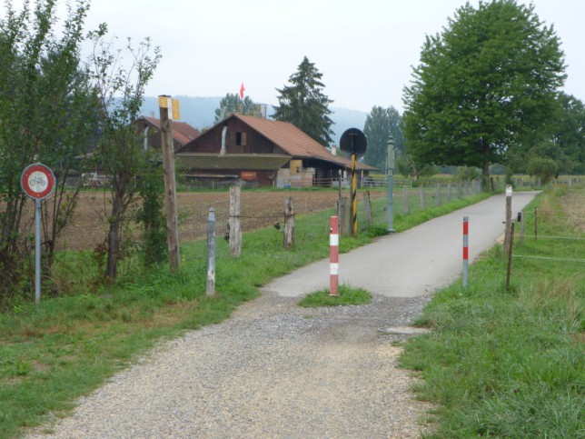 Erster Grenzübertritt in die Schweiz am Morgen (Bild: Klaus Dapp)