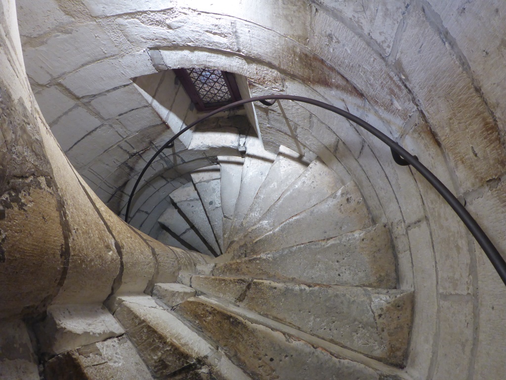 Wendeltreppe im Turm der Hafenbefestigung Tour St.-Nicolas (Bild: Klaus Dapp)