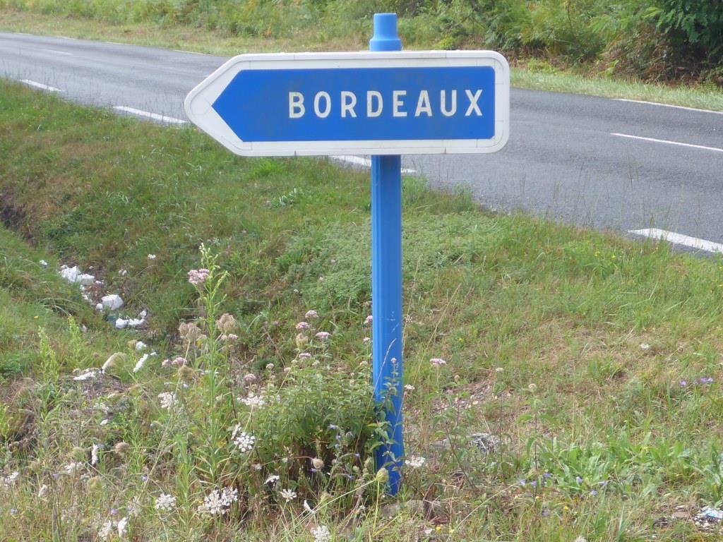 Wegweiser zum Abzweig nach Bordeaux (Bild: Klaus Dapp)