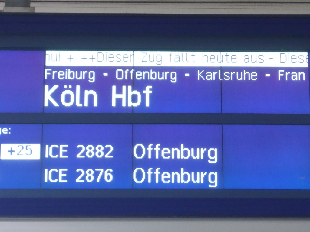 Reisendeninfo am Badischen Bahnhof (Bild: Klaus Dapp)