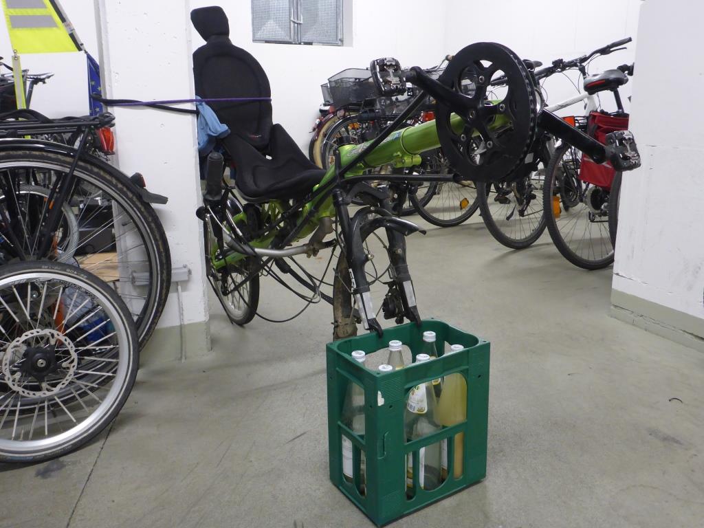 "Fahrradständer" im Fahrradkeller (Bild: Klaus Dapp)