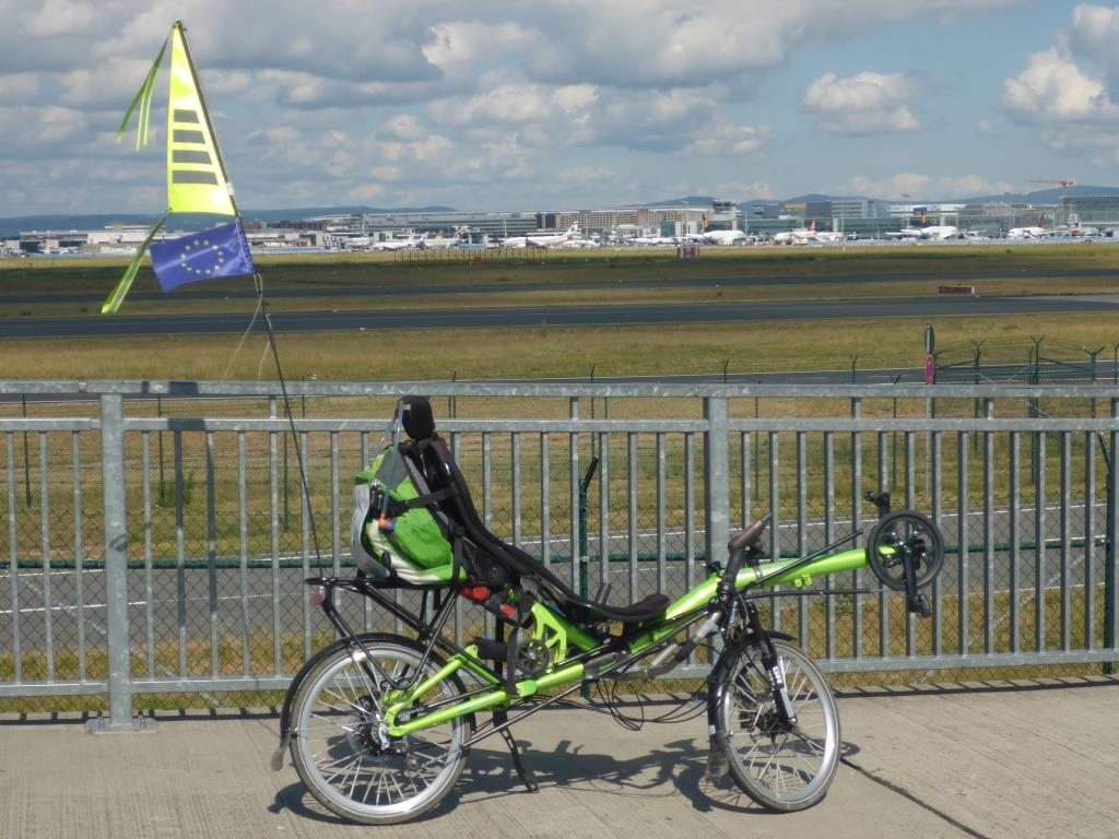 Blick auf den Frankfurter Flughafen (Bild: Klaus Dapp)
