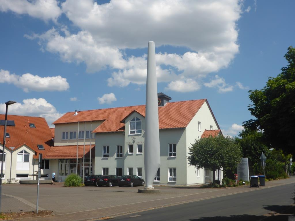 Rathaus der "Windenergiegemeinde" Ulrichstein (Bild: Klaus Dapp)